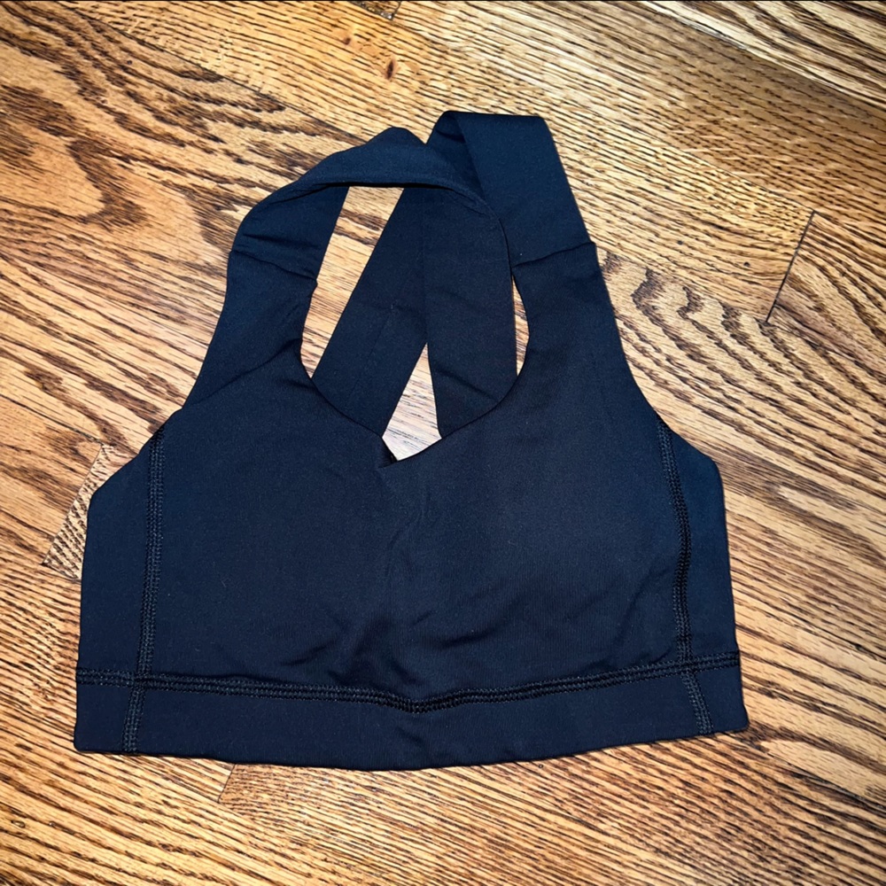 Lululemon sports bra size 4